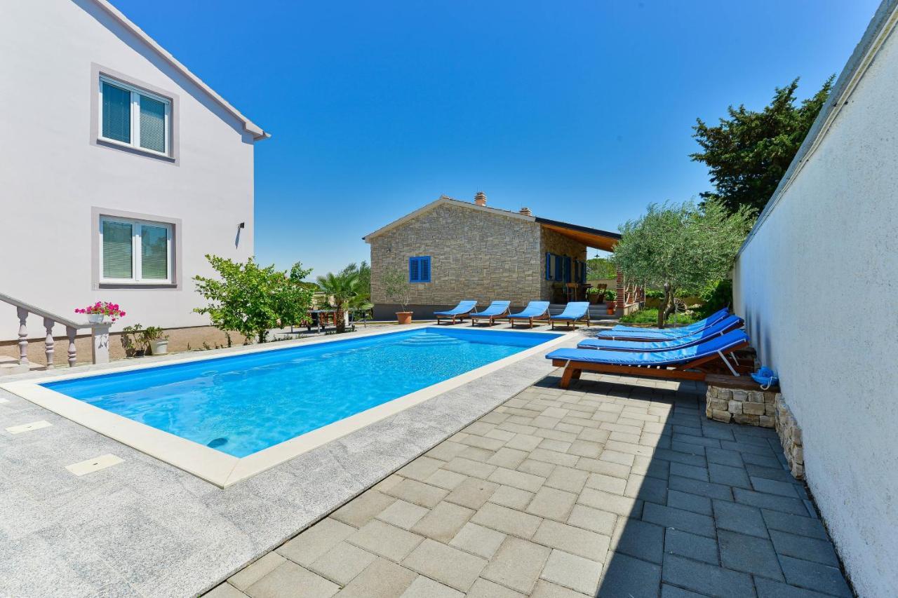 Family Friendly Apartments With A Swimming Pool Zadar - 18098 Εξωτερικό φωτογραφία