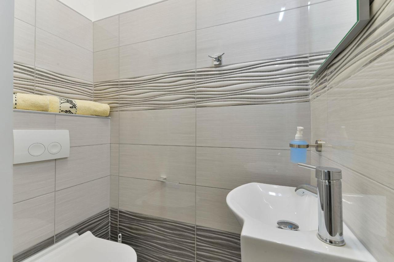 Family Friendly Apartments With A Swimming Pool Zadar - 18098 Εξωτερικό φωτογραφία