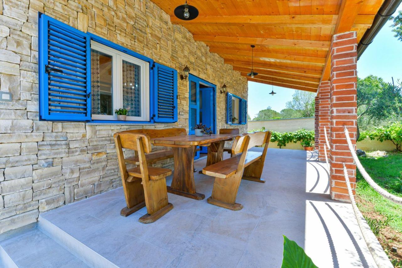 Family Friendly Apartments With A Swimming Pool Zadar - 18098 Εξωτερικό φωτογραφία